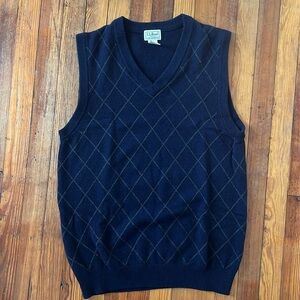 L.L. Bean Classic Lamb's Wool Navy Blue Diamond Pattern V-Neck Sweater L Tall
